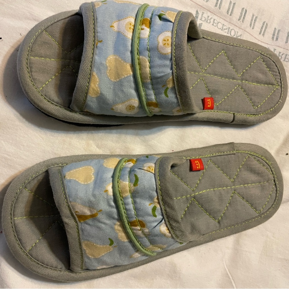 Women’s slippers